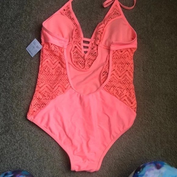 One Piece Bathing Suit - Picture 4 of 6